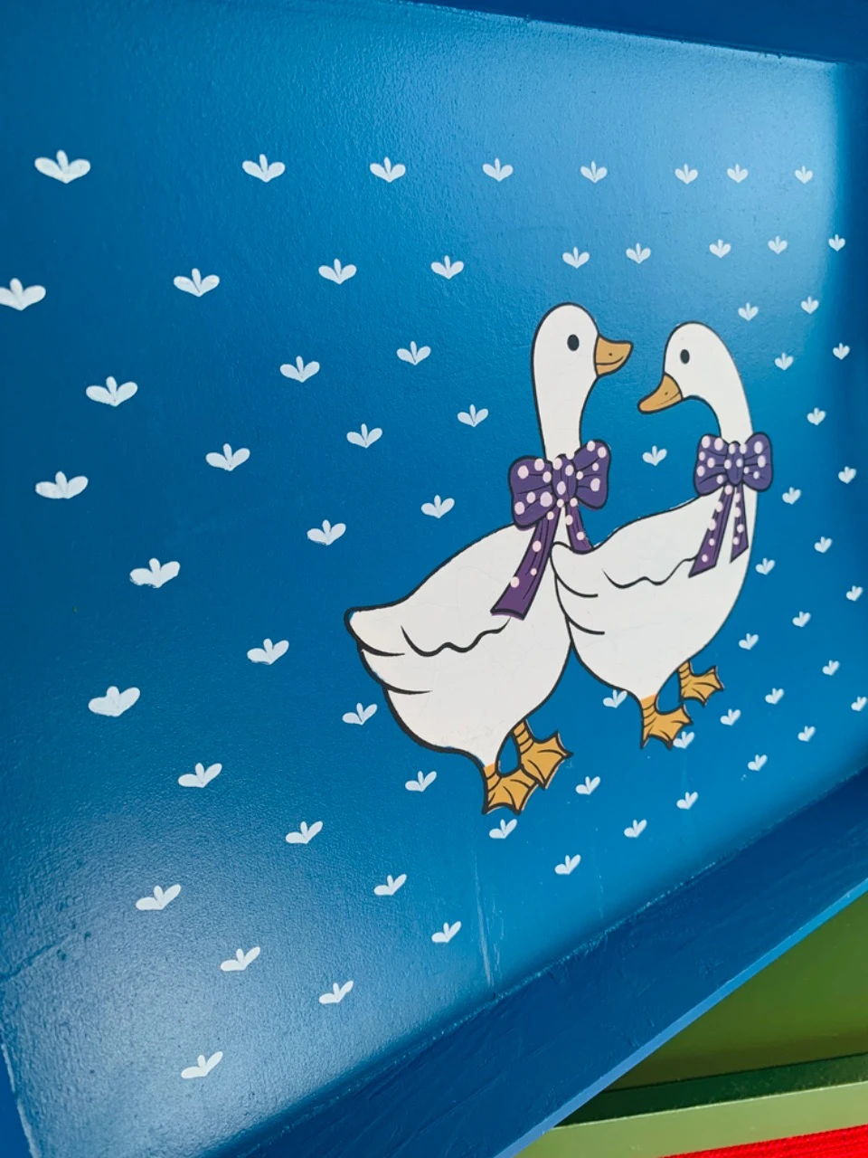 Lot 2 Wooden Platforms, Painted and Decorated – photo 4